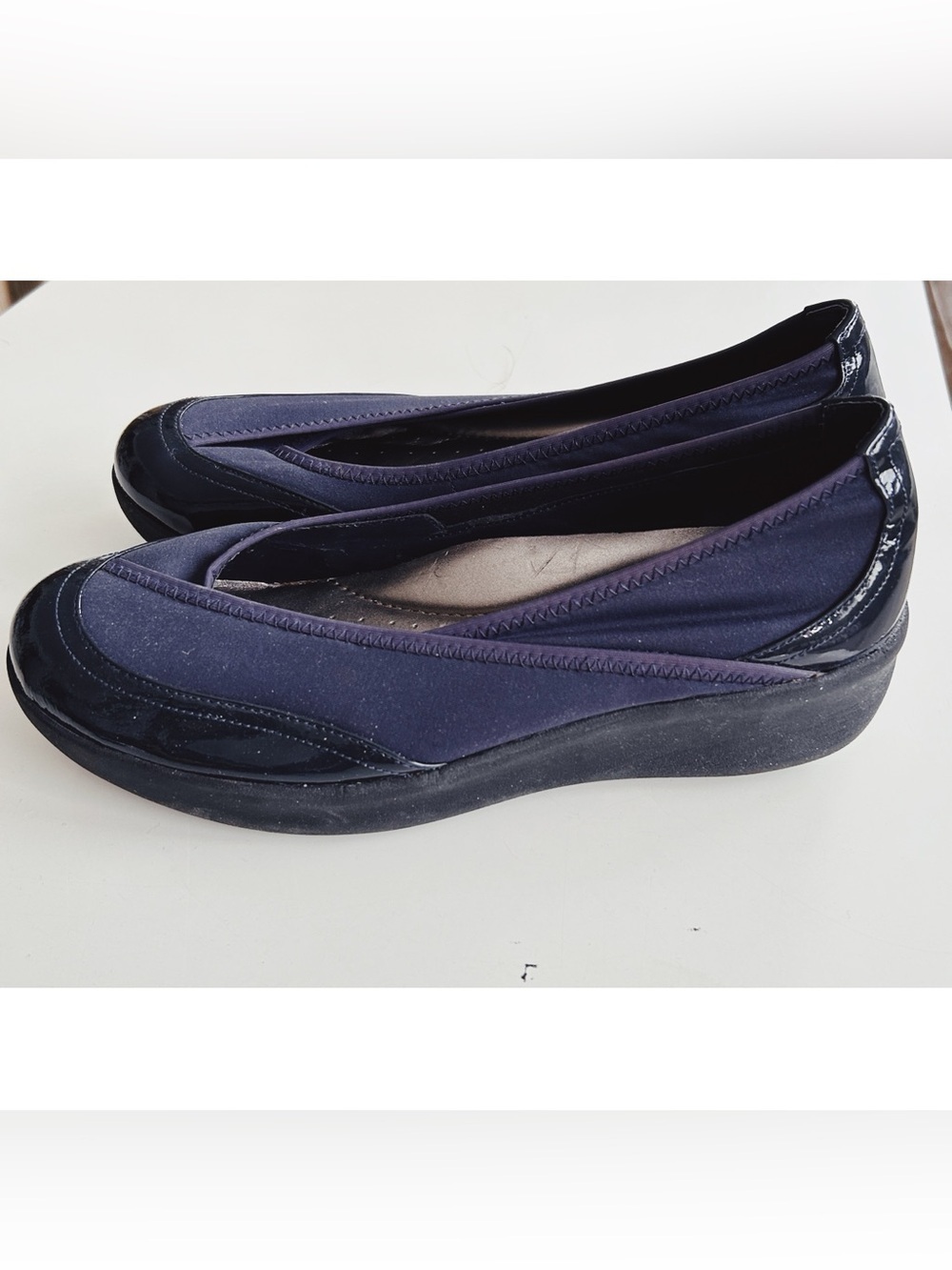Nearly New Navy Blue Easy Spirit Wedge Heeled Shoes Size 8.5W